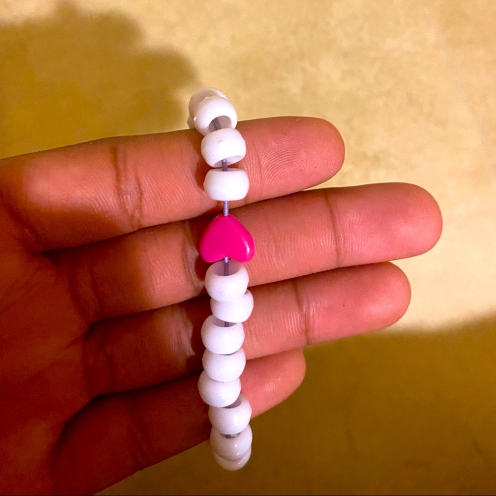 I’m selling bracelets 👍😁.